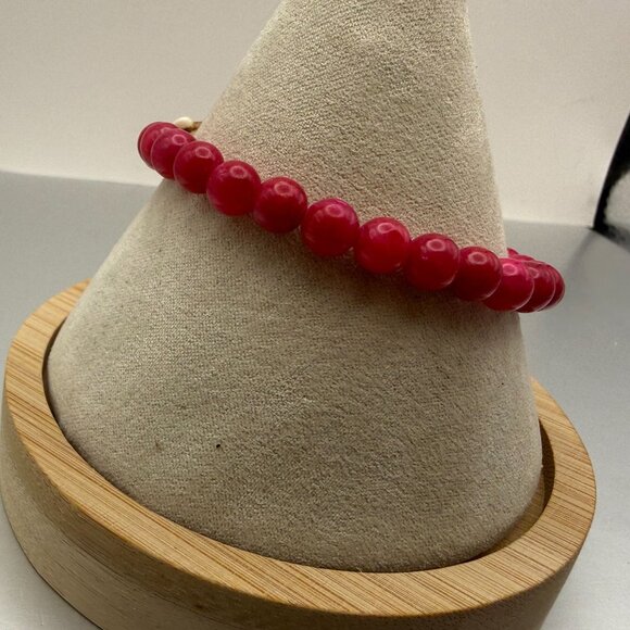 Red Beaded Stretch Bracelet with Carved Turtle Accent – Beachy Boho Style - Picture 2 of 4